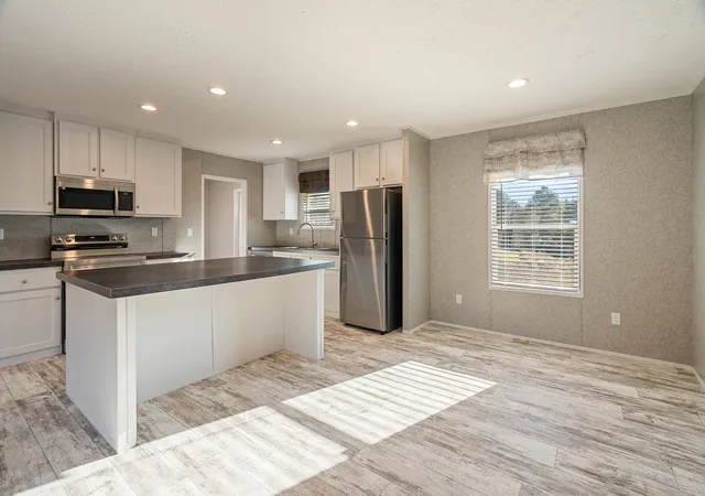 Photo 3 of Manufactured home for sale at 395 Busby Rd, Loretto, TN 38469 | MLS# 3626620 | Listing updated on 2026-10-29