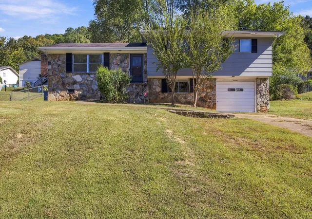 Photo 1 of Single family home for sale at 6005 Hillcrest Dr, Harrison, TN 37341 | MLS# 3626616 | Listing updated on 2026-10-29