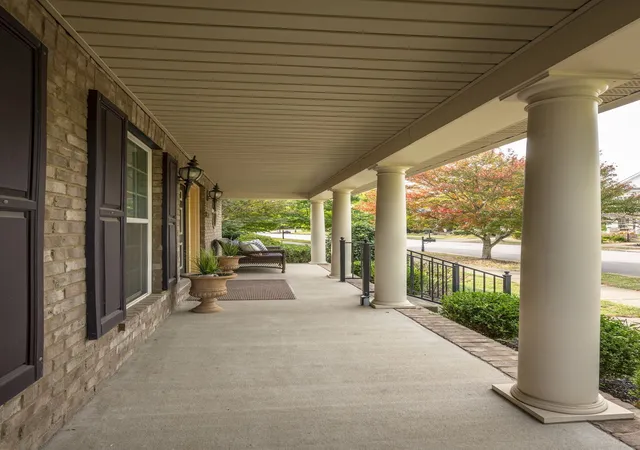 Photo 3 of Single family home for sale at 619 Streamside Ln, Franklin, TN 37064 | MLS# 3626623 | Listing updated on 2026-10-28