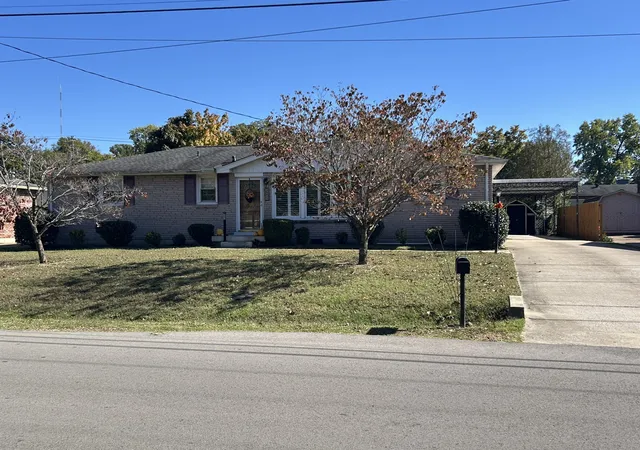 Photo 1 of Sale Pending at 442 Capri Dr, Nashville, TN 37209 | MLS# 3626726 | Listing updated on 2026-10-28