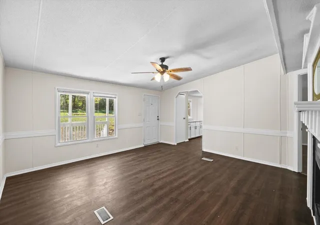 Photo 4 of Manufactured home for sale at 120 Forest Hl Dr, Chatsworth, GA 30705 | MLS# 3626661 | Listing updated on 2026-10-26