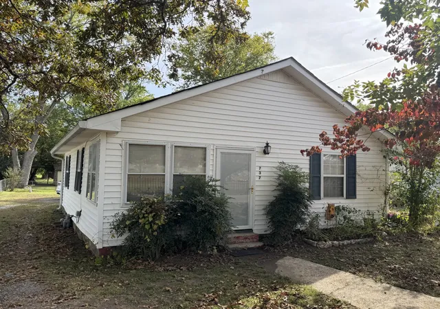 Photo 1 of Single family home for sale at 737 Maplewood Ave, Tullahoma, TN 37388 | MLS# 3626719 | Listing updated on 2026-10-28