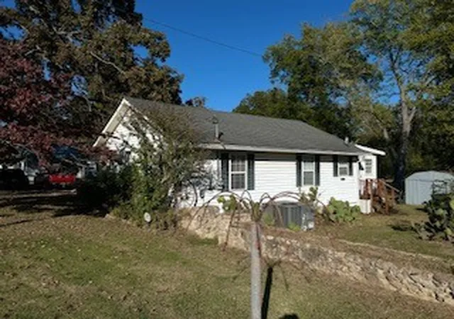 Photo 3 of Single family home for sale at 737 Maplewood Ave, Tullahoma, TN 37388 | MLS# 3626719 | Listing updated on 2026-10-28