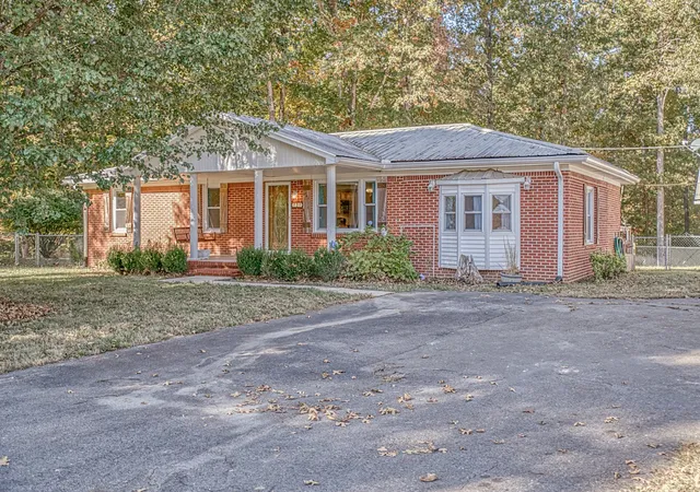 Photo 1 of Single family home for sale at 721 Step Rock Hl Rd, Cookeville, TN 38501 | MLS# 3626977 | Listing updated on 2026-10-26