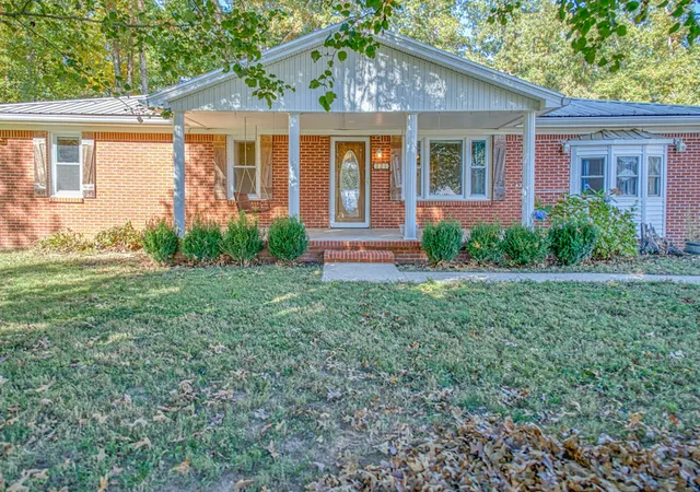 Photo 2 of Single family home for sale at 721 Step Rock Hl Rd, Cookeville, TN 38501 | MLS# 3626977 | Listing updated on 2026-10-26