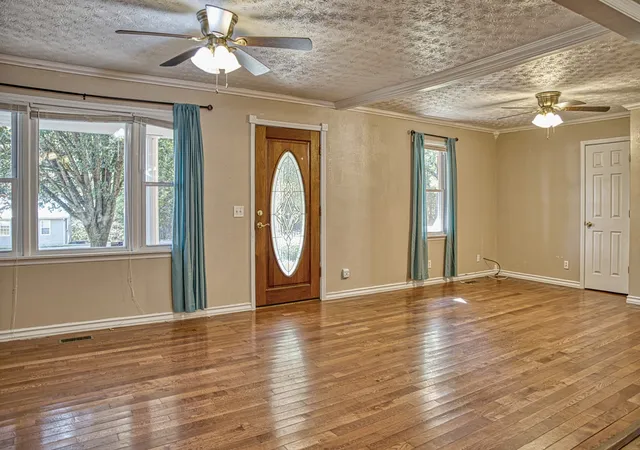 Photo 4 of Single family home for sale at 721 Step Rock Hl Rd, Cookeville, TN 38501 | MLS# 3626977 | Listing updated on 2026-10-26