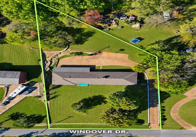 Photo 3 of Single family home for sale at 1703 Windover Dr, Nashville, TN 37218 | MLS# 3626731 | Listing updated on 2026-10-30