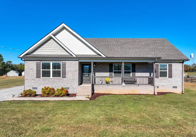Photo 1 of Single family home for sale at 1870 Cornersville Hwy, Lewisburg, TN 37091 | MLS# 3626845 | Listing updated on 2026-10-28
