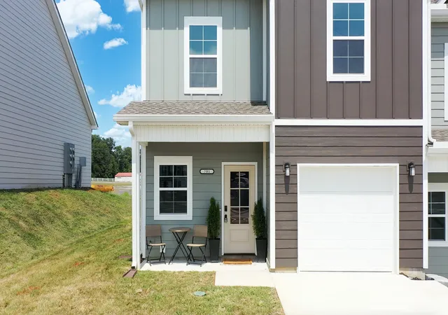 Photo 1 of Townhouse for sale at 701 S Wall St, Shelbyville, TN 37160 | MLS# 3626758 | Listing updated on 2026-10-26