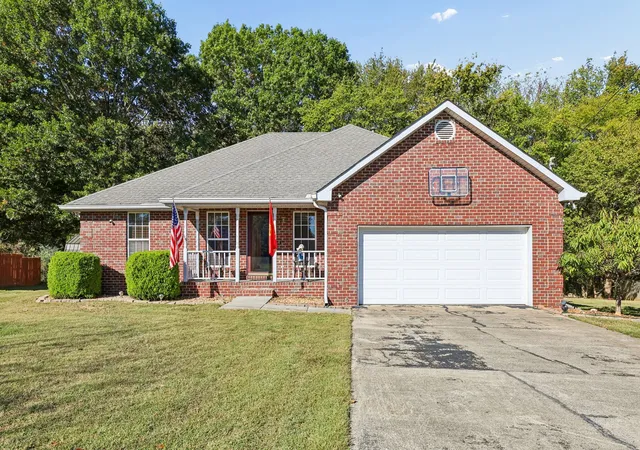 Single family home for sale at 712 Williamsburg Dr, Smyrna, TN 37167 | MLS# 3627395