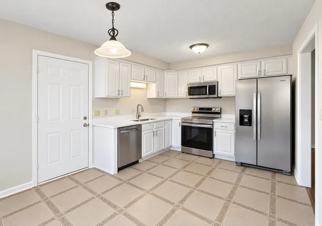 Photo 1 of Single family home for sale at 1102 Tobacco Rd, Clarksville, TN 37042 | MLS# 3626834 | Listing updated on 2026-10-26