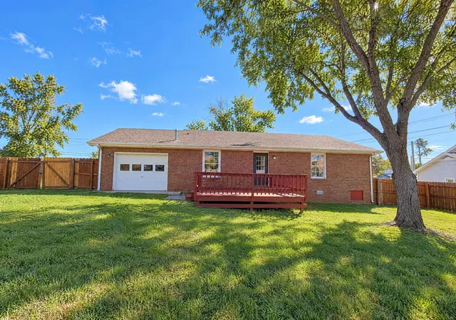 Photo 4 of Single family home for sale at 1102 Tobacco Rd, Clarksville, TN 37042 | MLS# 3626834 | Listing updated on 2026-10-26
