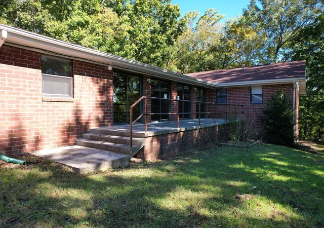 Photo 2 of Single family home for sale at 116 N Magnolia Ave, South Pittsburg, TN 37380 | MLS# 3626822 | Listing updated on 2026-10-27