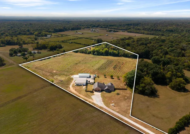 Photo 1 of Single family home for sale at 3595 Clark Rd, Lewisburg, TN 37091 | MLS# 3628017 | Listing updated on 2026-10-29