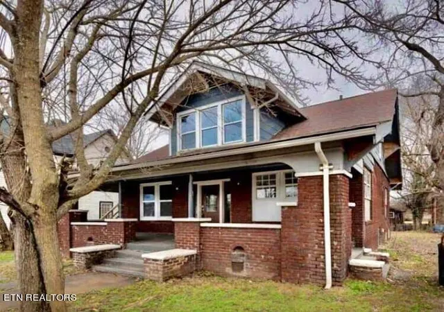 Photo 1 of Multi family home for sale at 2423 Parkview Ave, Knoxville, TN 37917 | MLS# 3626835 | Listing updated on 2026-10-26