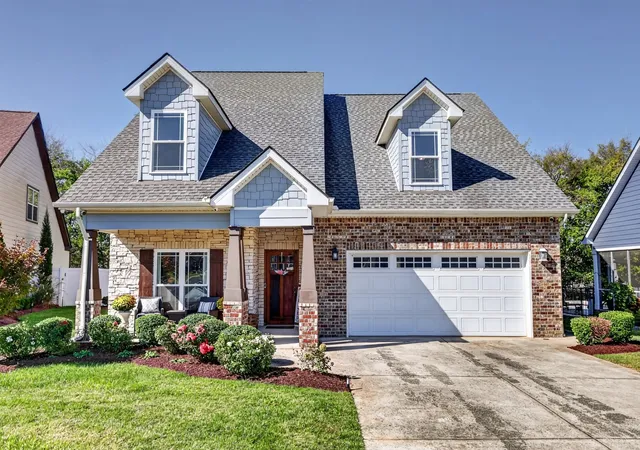 Single family home for sale at 207 Rockcastle Dr, Murfreesboro, TN 37128 | MLS# 3627513