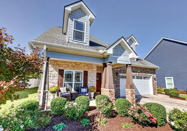 Photo 3 of Single family home for sale at 207 Rockcastle Dr, Murfreesboro, TN 37128 | MLS# 3627513 | Listing updated on 2026-10-28