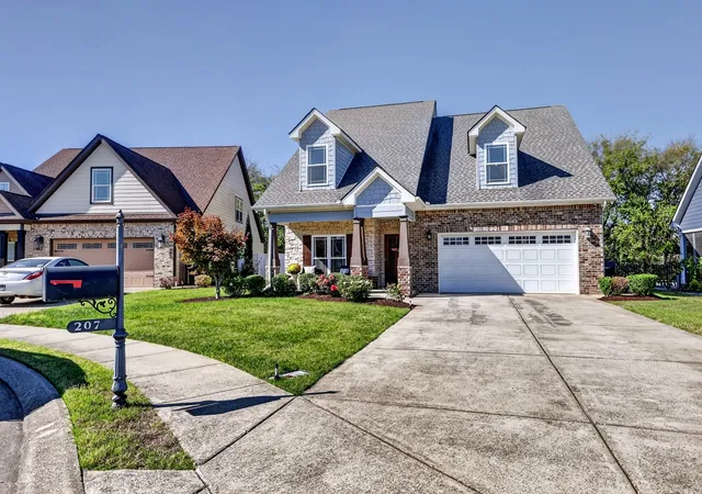 Photo 4 of Single family home for sale at 207 Rockcastle Dr, Murfreesboro, TN 37128 | MLS# 3627513 | Listing updated on 2026-10-28