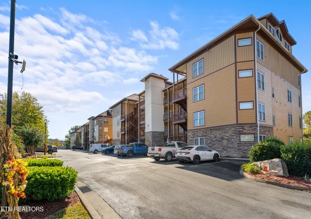 Photo 4 of Condo for sale at 527 River Pl Way #334, Sevierville, TN 37862 | MLS# 3626839 | Listing updated on 2026-10-26