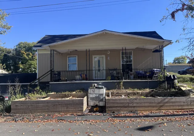 Photo 1 of Single family home for sale at 220 Short St Ne, Cleveland, TN 37311 | MLS# 3626861 | Listing updated on 2026-10-28