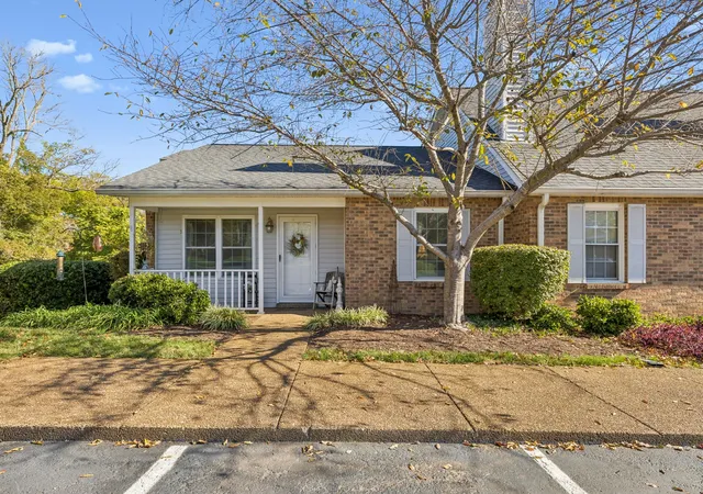 Listing Photo 4 - Condo for sale in building located at 105 Cumberland Trce, Nashville, TN 37214 - Unit #105