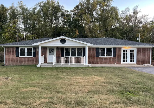 Single family home for sale at 113 Cothron Dr, Lafayette, TN 37083 | MLS# 3626876