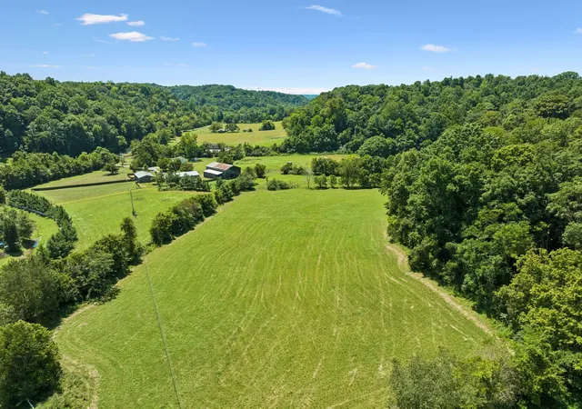 Photo 2 of House for sale at 3025 Knob Crk Rd, Columbia, TN 38401 | MLS# 3627005 | Listing updated on 2026-10-26