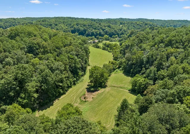 Photo 4 of House for sale at 3025 Knob Crk Rd, Columbia, TN 38401 | MLS# 3627005 | Listing updated on 2026-10-26