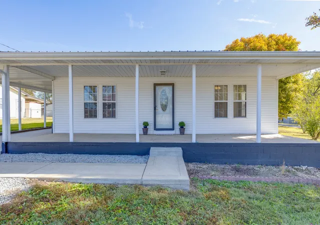 Photo 4 of Single family home for sale at 185 Totty Dr, Hohenwald, TN 38462 | MLS# 3628308 | Listing updated on 2026-10-29