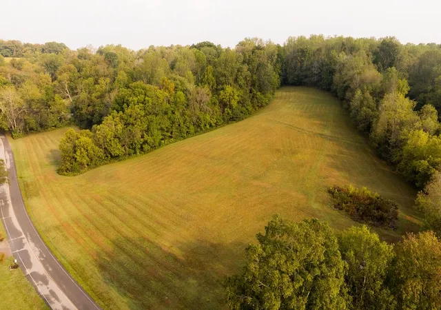 Photo 2 of House for sale at 5956 N Lick Crk Rd, Franklin, TN 37064 | MLS# 3627133 | Listing updated on 2026-10-28