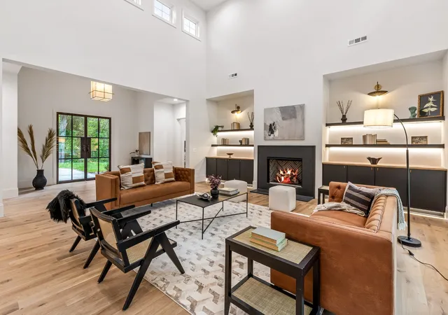 Photo 4 of Single family home for sale at 631 Hunters Trl, Nashville, TN 37209 | MLS# 3627074 | Listing updated on 2026-10-29