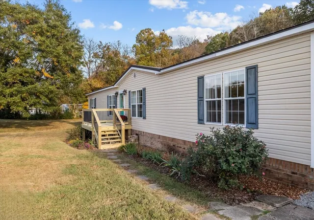 Photo 2 of Manufactured home for sale at 1690 Little Bartons Crk Rd, Cumberland Furnace, TN 37051 | MLS# 3627856 | Listing updated on 2026-10-28
