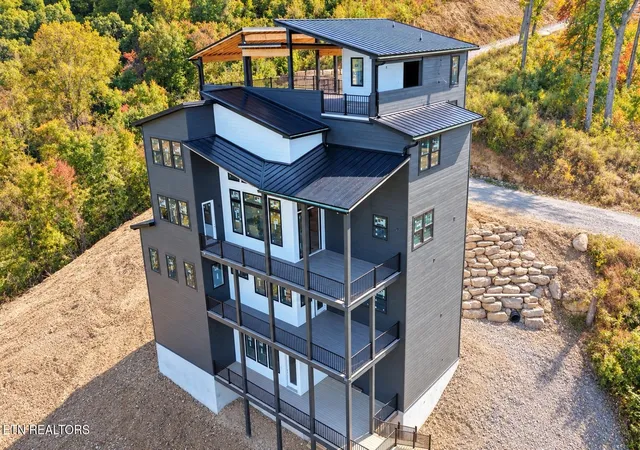 Photo 2 of Single family home for sale at 2860 Red Sky Dr, Sevierville, TN 37862 | MLS# 3626966 | Listing updated on 2026-10-29