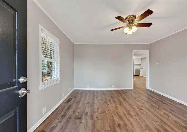 Photo 3 of Single family home for sale at 1238 Commerce St, Clarksville, TN 37040 | MLS# 3628261 | Listing updated on 2026-10-29