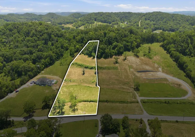 Photo 1 of Land for sale at 297 Old Carters Crk Pike, Franklin, TN 37064 | MLS# 3628268 | Listing updated on 2026-10-29