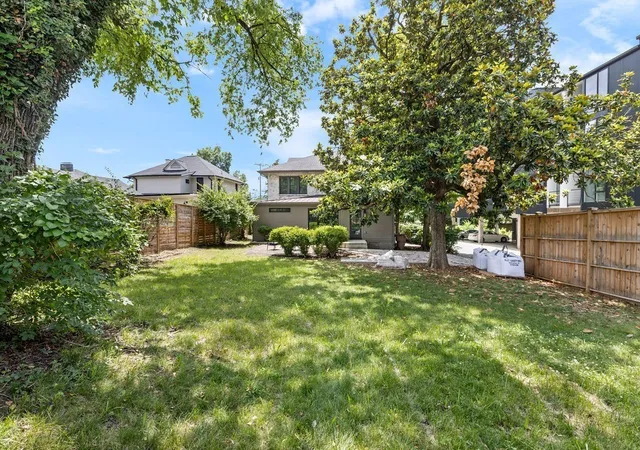 Photo 1 of Single family home for sale at 208 Fairfax Ave, Nashville, TN 37212 | MLS# 3627036 | Listing updated on 2026-10-26