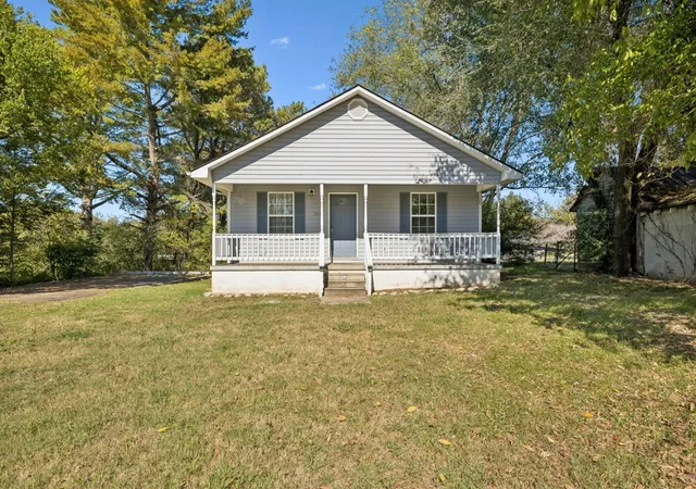 Photo 3 of Single family home for sale at 318 W Everett St, Sparta, TN 38583 | MLS# 3627511 | Listing updated on 2026-10-27