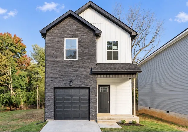 Photo 1 of Single family home for sale at 811 Gracey Ave, Clarksville, TN 37040 | MLS# 3627090 | Listing updated on 2026-10-26