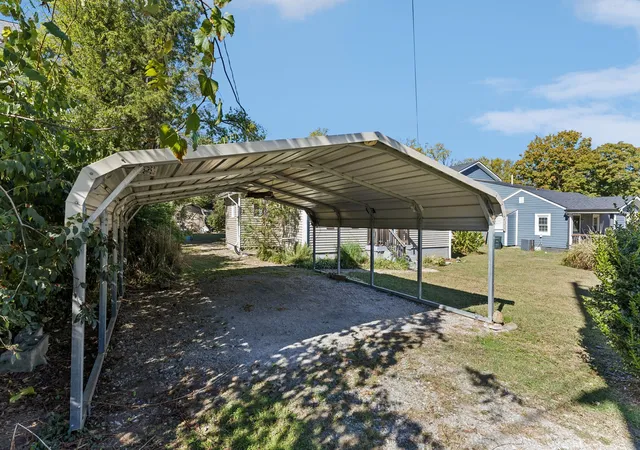 Photo 3 of Single family home for sale at 3009 Harlin Dr, Nashville, TN 37211 | MLS# 3628769 | Listing updated on 2026-10-29
