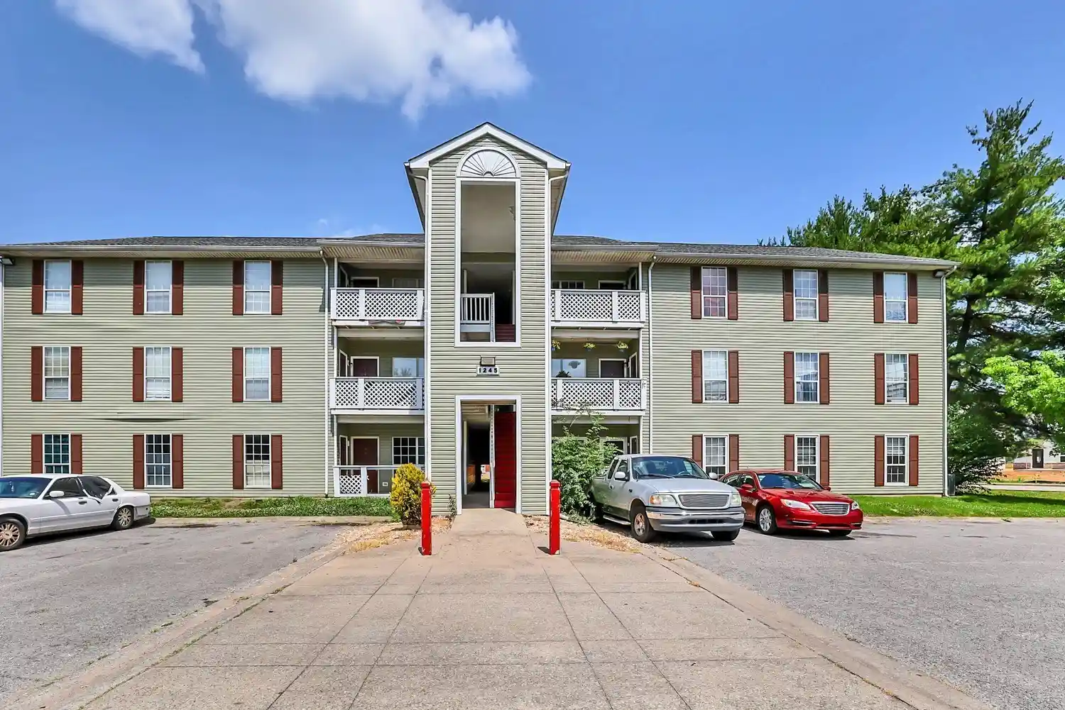 Listing Photo 1 - Condo for sale in 1245 Old Lascassas Rd located at 1245 Old Lascassas Rd, Murfreesboro, TN 37130 - Unit 1245 Old Lascassas Rd