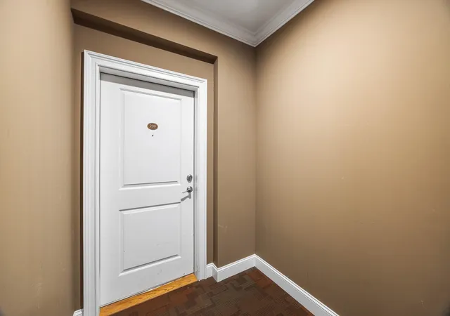 Listing Photo 1 - Condo for sale in building located at 3520 Central Ave, Memphis, TN 38111 - Unit #209