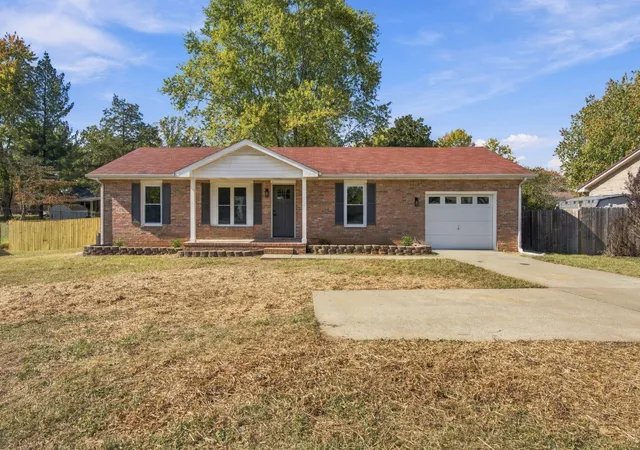 Single family home for sale at 1204 Peachers Ml Rd, Clarksville, TN 37042 | MLS# 3627176
