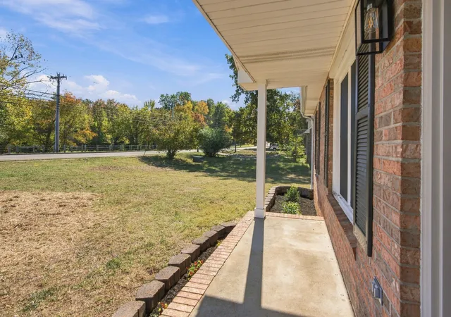 Photo 3 of Single family home for sale at 1204 Peachers Ml Rd, Clarksville, TN 37042 | MLS# 3627176 | Listing updated on 2026-10-29