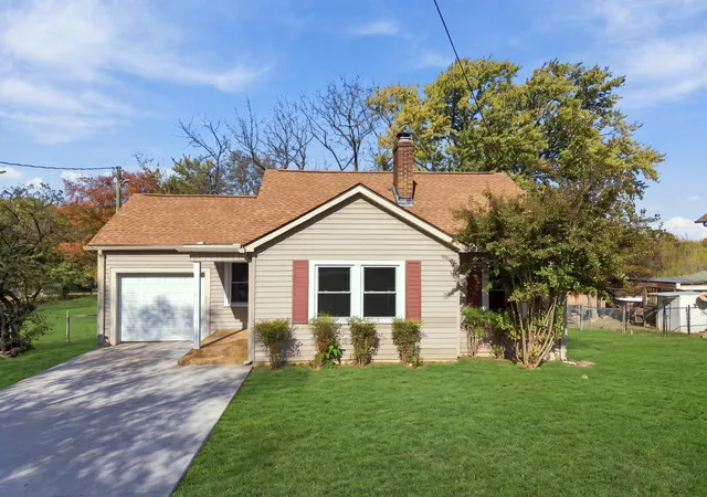Photo 1 of Single family home for sale at 1501 5th Avenue W, Springfield, TN 37172 | MLS# 3628172 | Listing updated on 2026-10-30