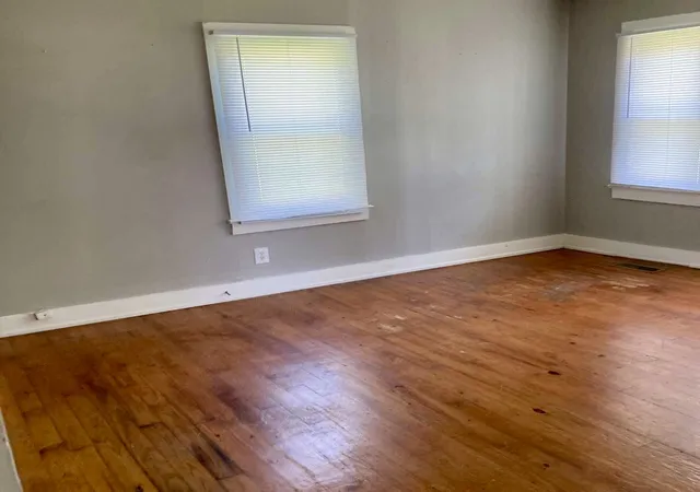 Photo 3 of Single family home for sale at 504 Sanderson Dr, Hopkinsville, KY 42240 | MLS# 3627181 | Listing updated on 2026-10-27