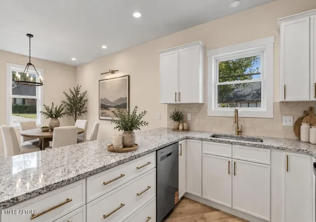 Photo 4 of Single family home for sale at 1123 Hiawassee Ave, Knoxville, TN 37917 | MLS# 3627194 | Listing updated on 2026-10-29