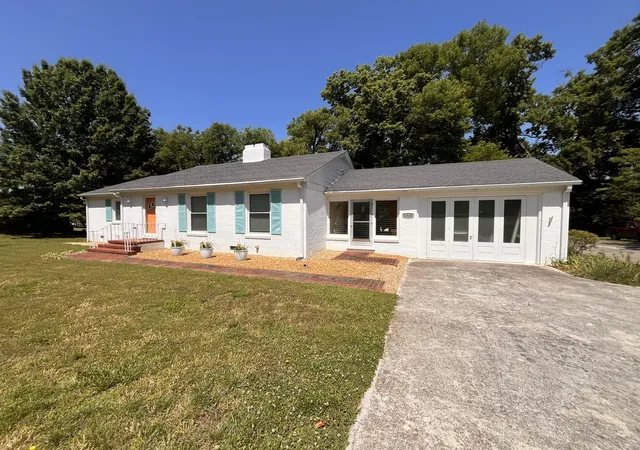 Photo 1 of Single family home for sale at 1310 Trotwood Ave, Columbia, TN 38401 | MLS# 3627314 | Listing updated on 2026-10-28