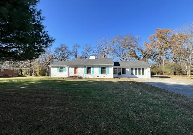 Photo 1 of Single family home for sale at 1310 Trotwood Ave, Columbia, TN 38401 | MLS# 3627314 | Listing updated on 2026-10-28