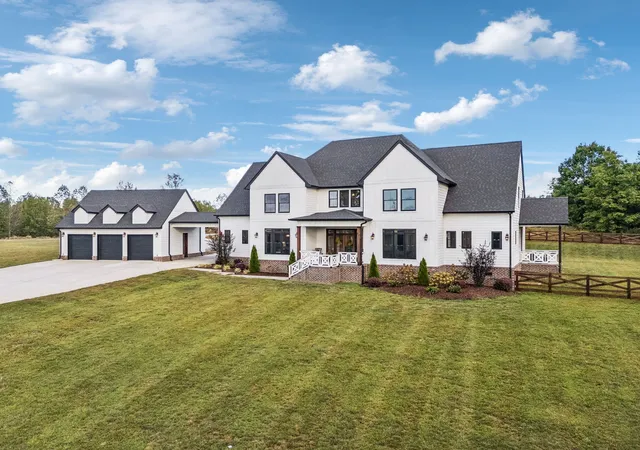 Single family home for sale at 3003 Lewisburg Hwy, Pulaski, TN 38478 | MLS# 3627217