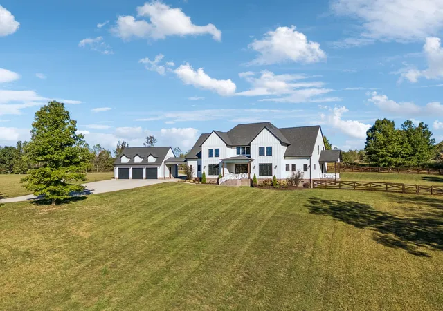 Photo 3 of Single family home for sale at 3003 Lewisburg Hwy, Pulaski, TN 38478 | MLS# 3627217 | Listing updated on 2026-10-28